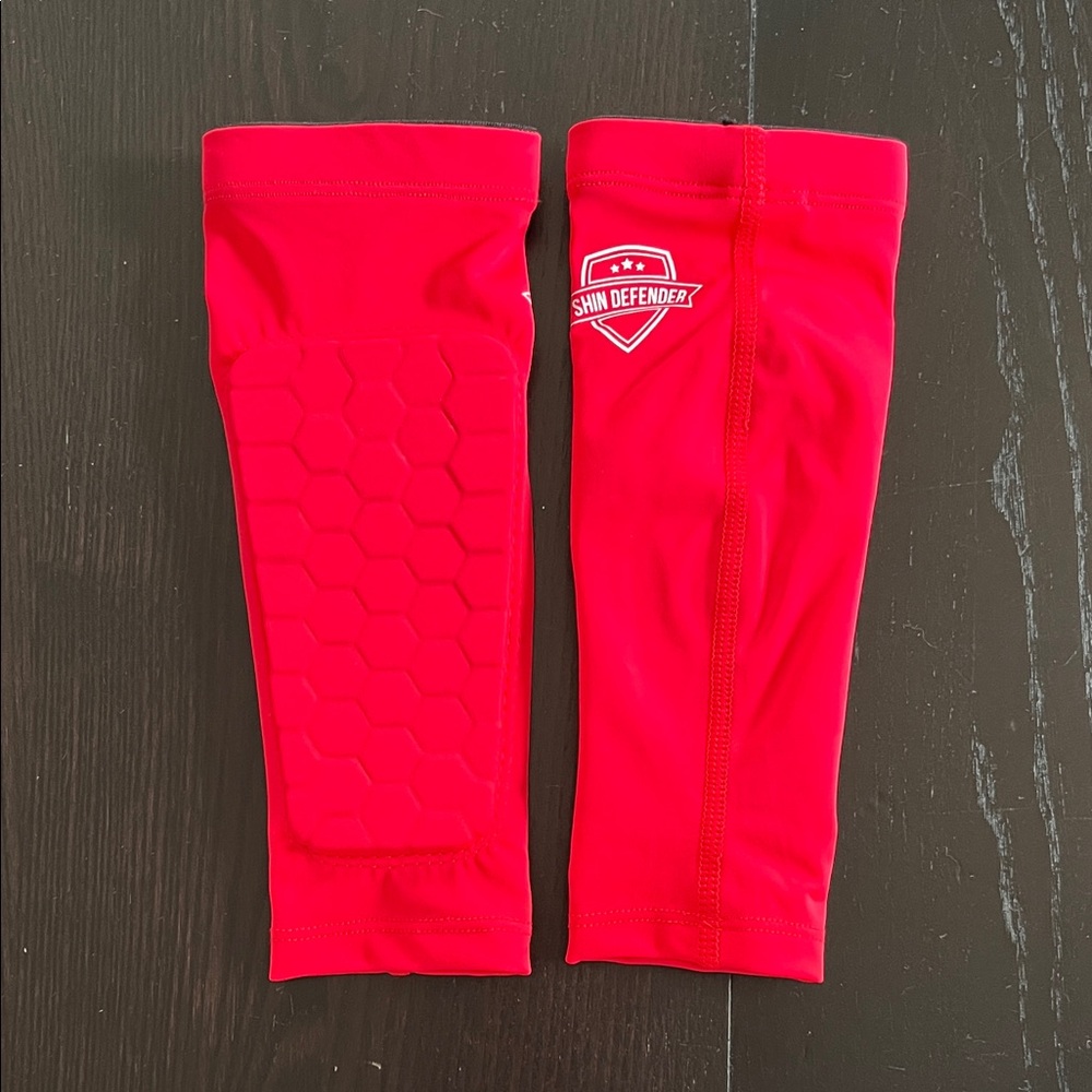 Kids Red Shin Guards SHIN DEFENDER XS